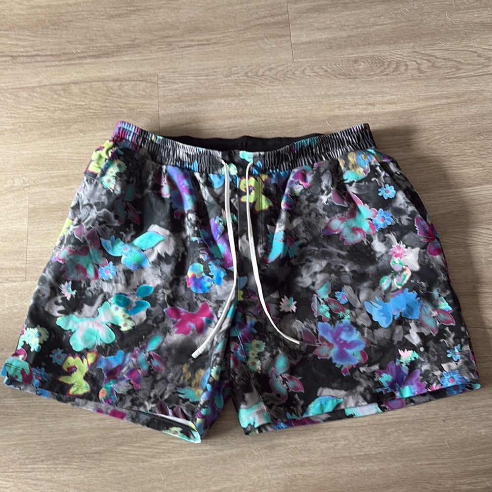 lululemon athletica Floral Freestyle Pool Shorts